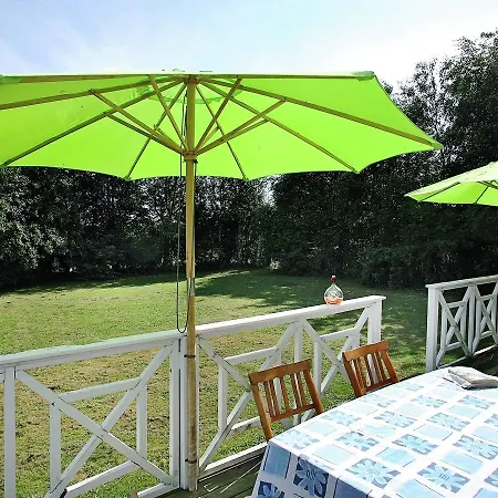 Three-bedroom Holiday In 20 *
